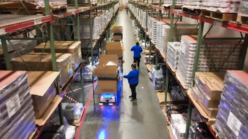 Locus Vector deployed without conveyors or fixed paths